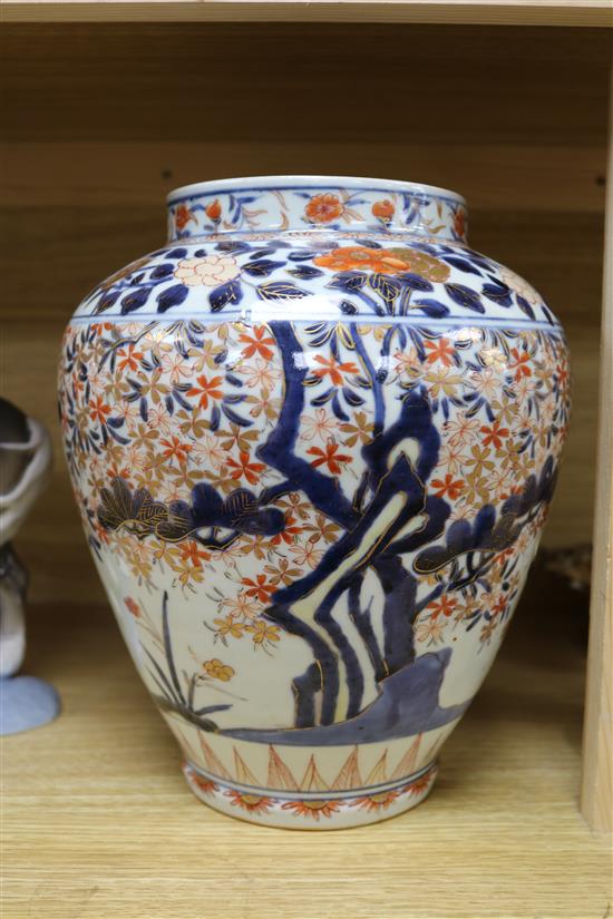 A Japanese Arita baluster vase, late 17th/early 18th century height 25.5cm